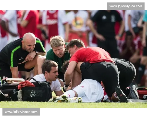 阿贾克斯官宣签下巴萨青训新星戈麦斯 - 绍斯