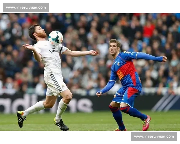 阿隆索执教皇马：少帅接盘困境银河战舰，铁血战术能否重塑辉煌？